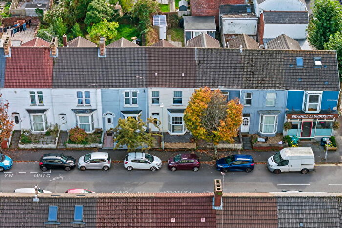 4 Bedroom House Of Multiple Occupation For Sale In Rhyddings Terrace, Brynmill, Swansea, SA2