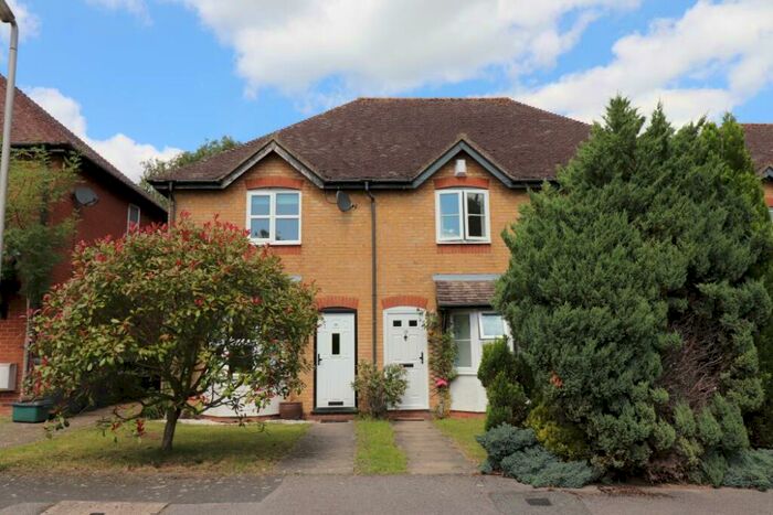 2 Bedroom Semi-Detached House To Rent In Gardens Close, Stokenchurch, HP14