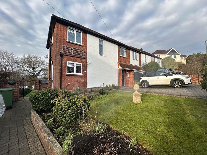 4 Bedroom Property To Rent In Warren Rise, Frimley, Camberley, GU16