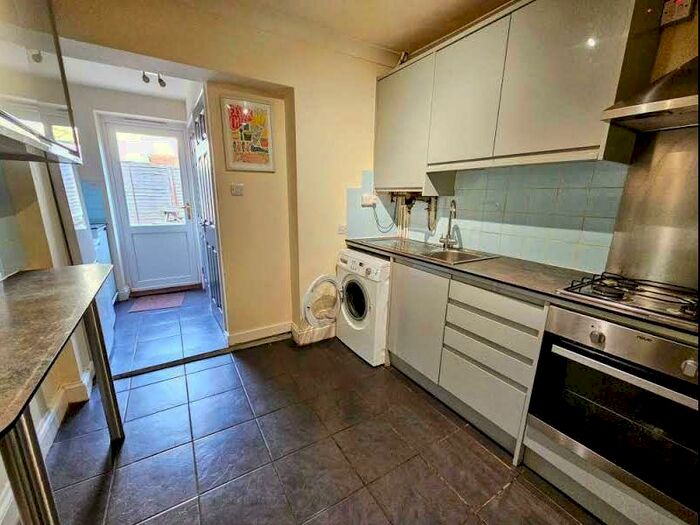 1 Bedroom Detached House To Rent In St Peters Road, Reading, RG6