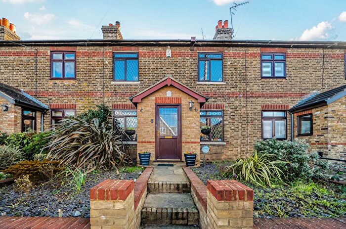 3 Bedroom Terraced House For Sale In Rollo Road, Hextable, Kent, BR8