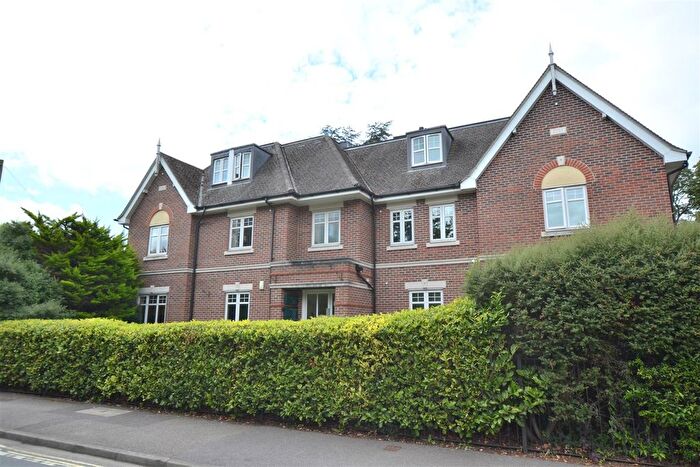 2 Bedroom Flat To Rent In Douglas Court, Fleet Road, Fleet, GU51
