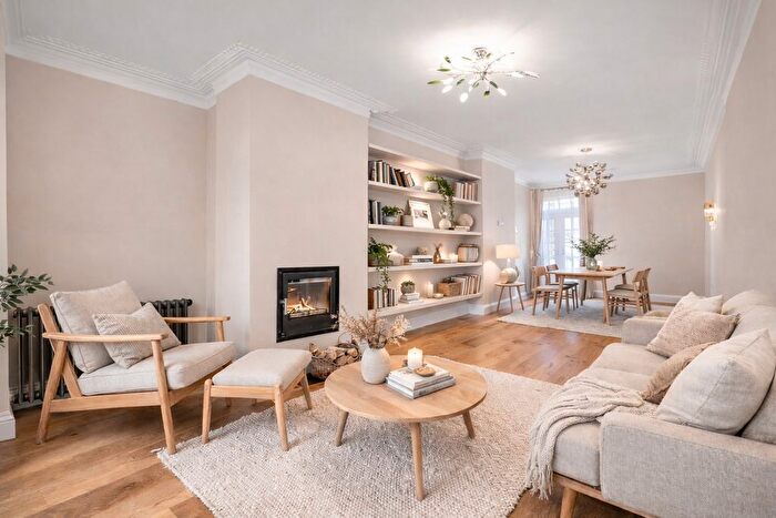 5 Bedroom Detached House To Rent In Wandsworth Bridge Road, London, SW6