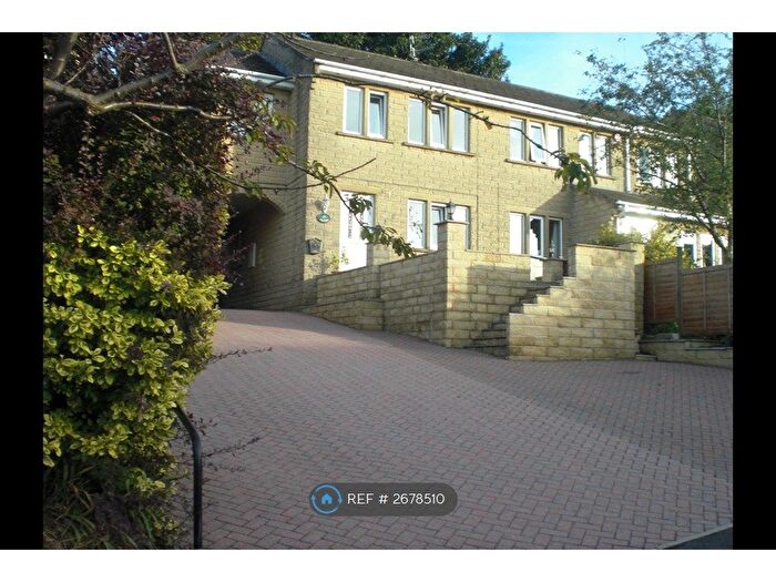 4 Bedroom Semi Detached House To Rent In Ingdale Drive, Holmfirth, HD9