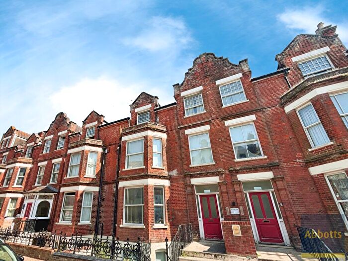 2 Bedroom Flat To Rent In Cabbell Road, Cromer, NR27