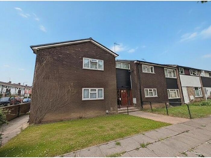 1 Bedroom Apartment For Sale In Mynchens, Lee Chapel North, Basildon, Essex, SS15