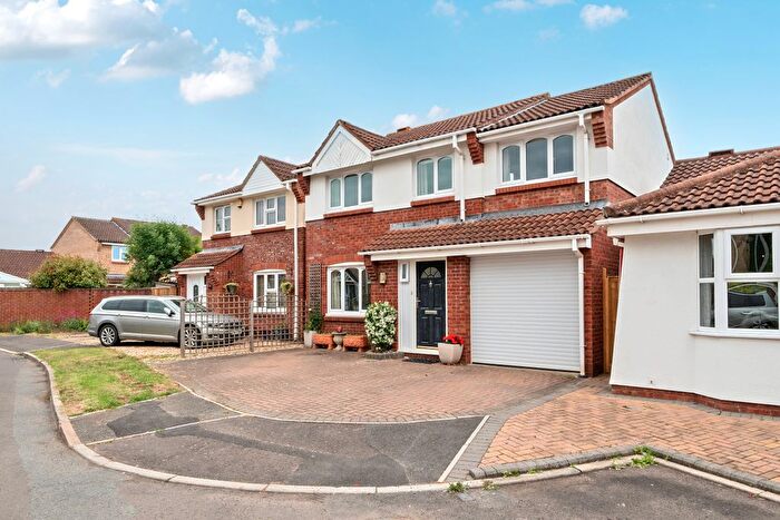 4 Bedroom Detached House For Sale In Marden Grove, Taunton, TA1
