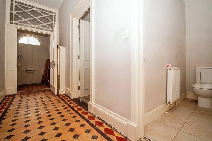 1 Bedroom Flat For Sale In Salisbury Mews, High Street, Fordington, Dorchester, DT1