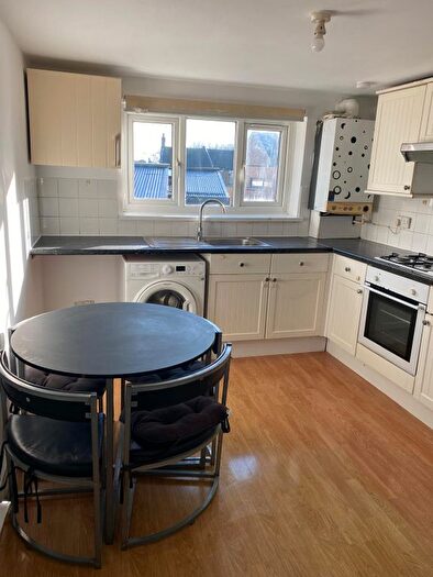 2 Bedroom Flat To Rent In Windsor Road, Leyton, E10