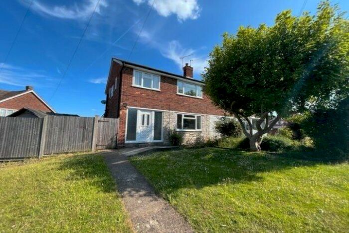 3 Bedroom Semi-Detached House To Rent In Birch Grove, Gillingham, ME7
