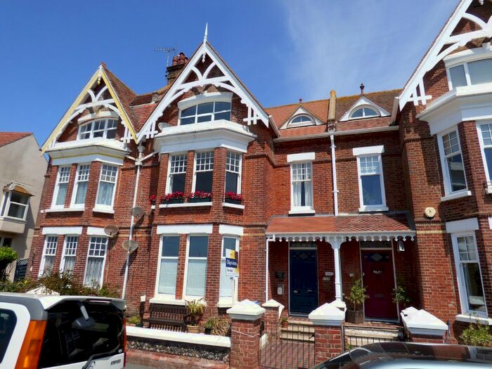 3 Bedroom Maisonette To Rent In South Terrace, Littlehampton, BN17