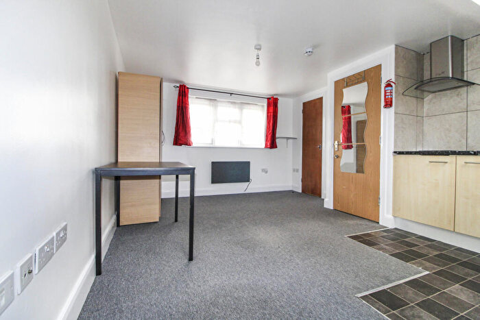 Studio To Rent In Princes Avenue, Kingsbury, London, NW9