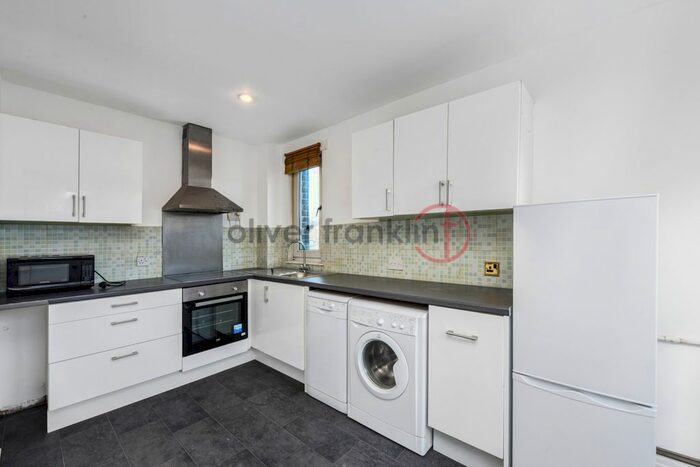 2 Bedroom Maisonette To Rent In Gernon Road, Bow, E3