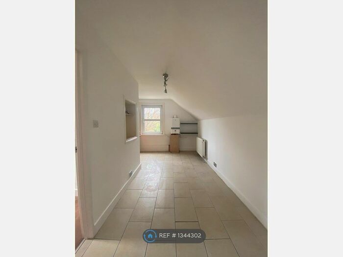 2 Bedroom Flat To Rent In Epsom Road, Croydon, CR0