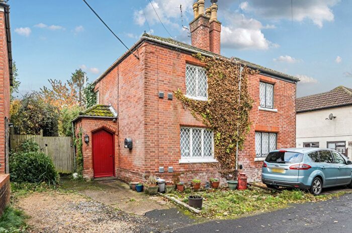 2 Bedroom Semi-Detached House For Sale In Romill Close, West End, Southampton, Hampshire, SO18