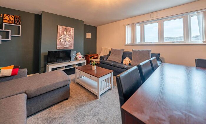 2 Bedroom Flat For Sale In Glenclova Terrace, Forfar, DD8