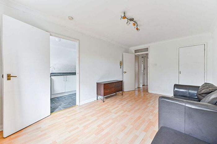 1 Bedroom Flat For Sale In Kestrel House, Mowbray Road, Crystal Palace, London, SE19