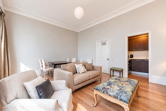 1 Bedroom Flat To Rent In Westbourne Park Road, Notting Hill, London, W2