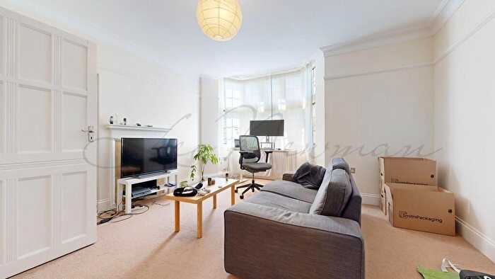 2 Bedroom Flat To Rent In Meadway, Hampstead Garden Suburb, NW11