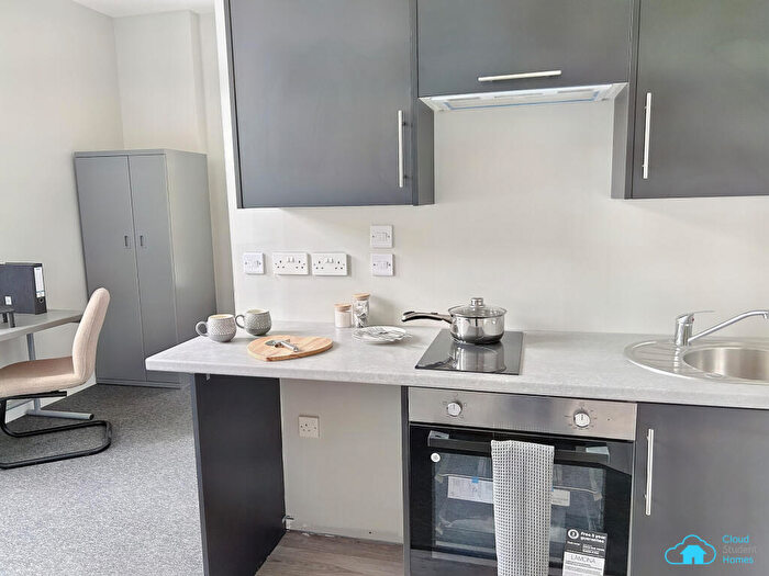 1 Bedroom Private Halls To Rent In Fenham Hall Drive, Newcastle Upon Tyne, NE4