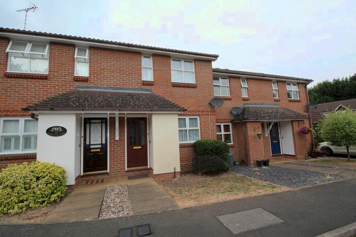 2 Bedroom Terraced House To Rent In Carpenter Close, Billericay CM12