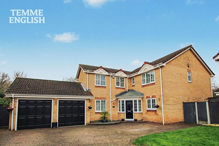 4 Bedroom Detached House For Sale In West Avenue, Langdon Hills, SS16