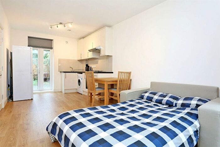 Studio To Rent In Cambridge Grove, Hammersmith Broadway, Hammersmith, London, W6