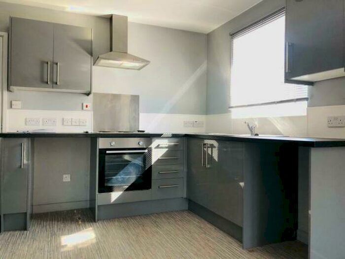 2 Bedroom Apartment To Rent In Hazel Road, Southampton, SO19