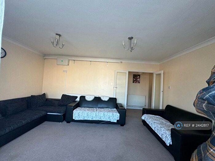 2 Bedroom Flat To Rent In Harrowdene Road, Wembley, HA0