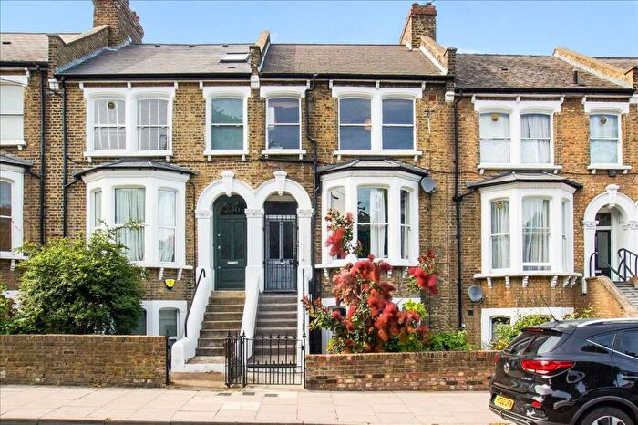 1 Bedroom Maisonette For Sale In Tufnell Park Road, London, N19