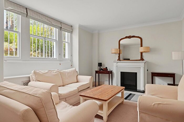 1 Bedroom Flat For Sale In Phillimore Gardens, W8