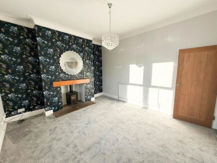3 Bedroom Terraced House For Sale In Skipton Road, Silsden, BD20