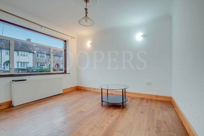 5 Bedroom Terraced House To Rent In Waterloo Road, London, NW2