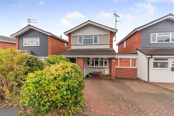 3 Bedroom Link Detached House For Sale In Shakespeare Drive, Kidderminster, Worcestershire, DY10