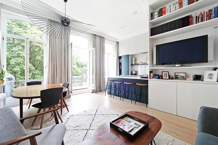 2 Bedroom Apartment To Rent In Redcliffe Square, Chelsea, SW10