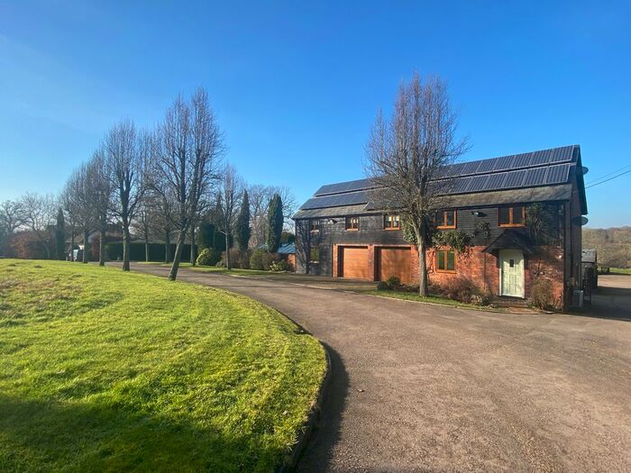 2 Bedroom Cottage To Rent In Hill Street, Calmore, Southampton, SO40