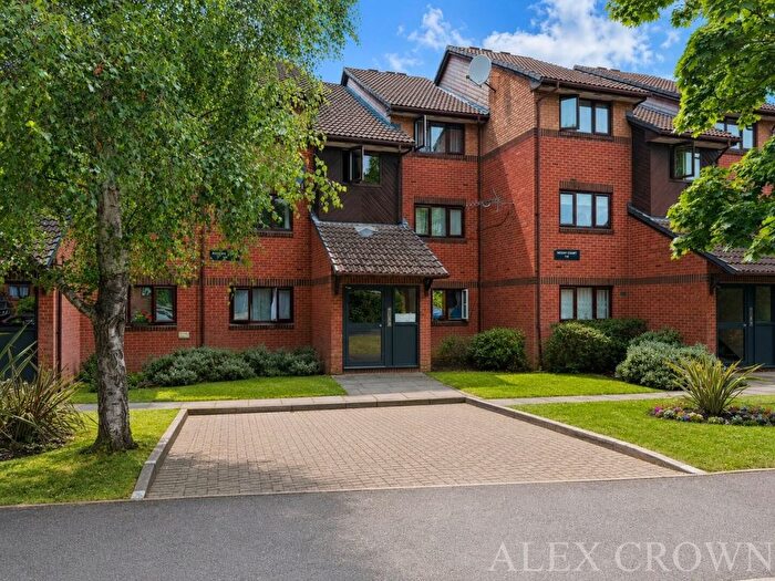 1 Bedroom Flat To Rent In Bolden Court, Pavilion Way, Burnt Oak, HA8
