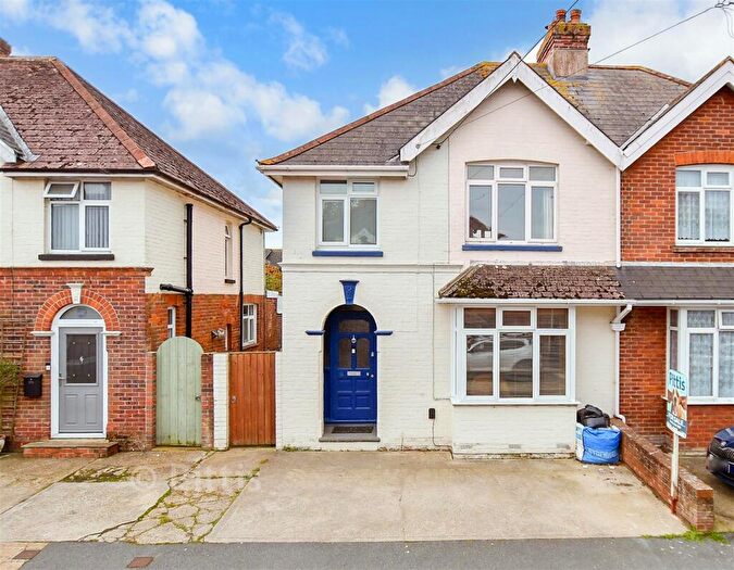 3 Bedroom Semi-Detached House For Sale In Albany Road, Newport, Isle Of Wight, PO30