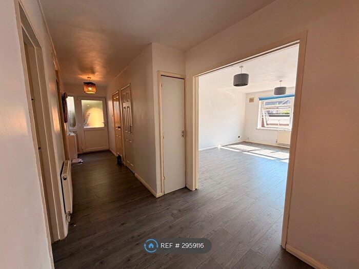 3 Bedroom Maisonette To Rent In Beech Tree Close, Stanmore, HA7