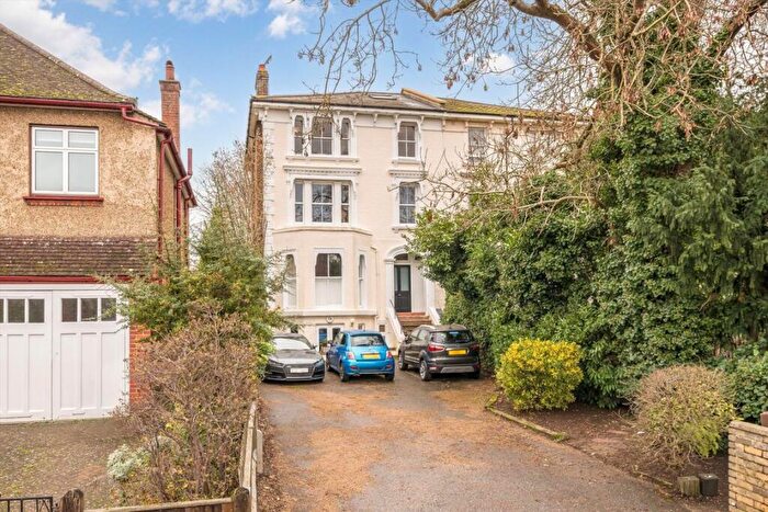 2 Bedroom Flat For Sale In South Bank Terrace, Surbiton, KT6