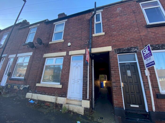 2 Bedroom House To Rent In Woodseats Road, Sheffield, S8
