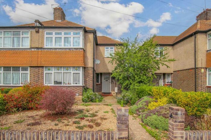 1 Bedroom Flat To Rent In Cannon Hill Lane, London, SW20