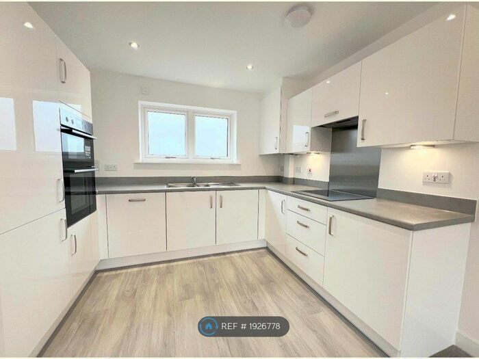 2 Bedroom Flat To Rent In Castle Hill Ebbsfleet Valley, Ebbsfleet Valley, Swanscombe, DA10