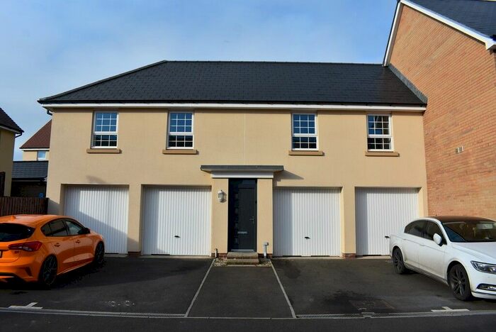 2 Bedroom Flat To Rent In Wyndham Park, Yeovil, Somerset BA21