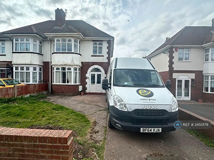 3 Bedroom Semi-Detached House To Rent In New Rowley Road, Dudley, DY2