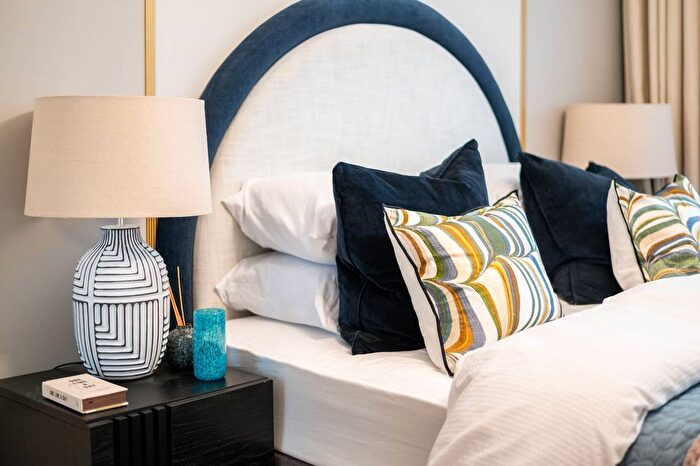 3 Bedroom Flat For Sale In Bermondsey Heights, South Bermondsey, SE15