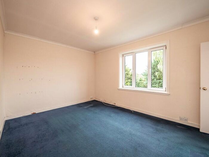 2 Bedroom Flat For Sale In Carrick Knowe Road, Edinburgh, EH12