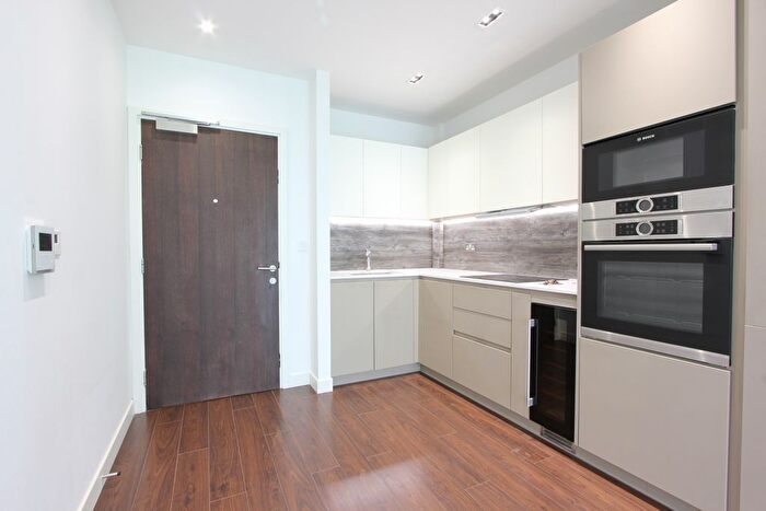 1 Bedroom Flat To Rent In Kingly Building, Woodberry Down, London, N4
