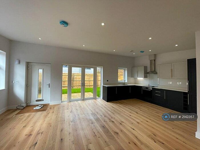 1 Bedroom Semi-Detached House To Rent In Highgrove Mews, Reading, RG1