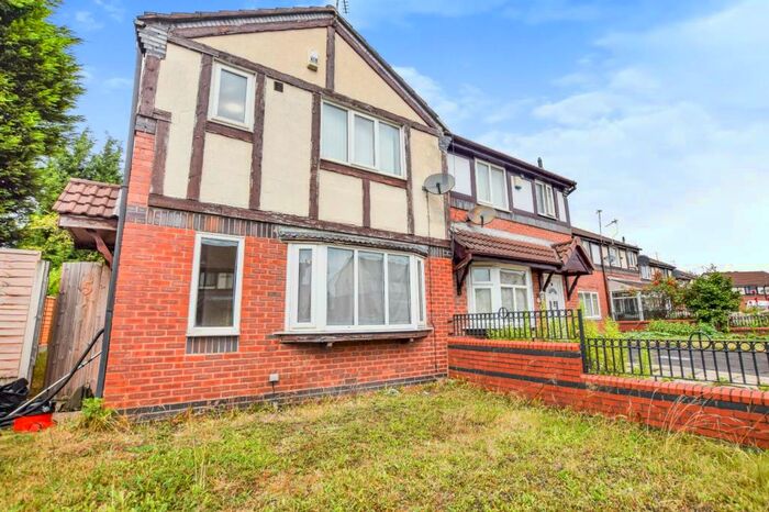 3 Bedroom Semi-Detached House To Rent In Wynne Close, Beswick, Manchester, M11
